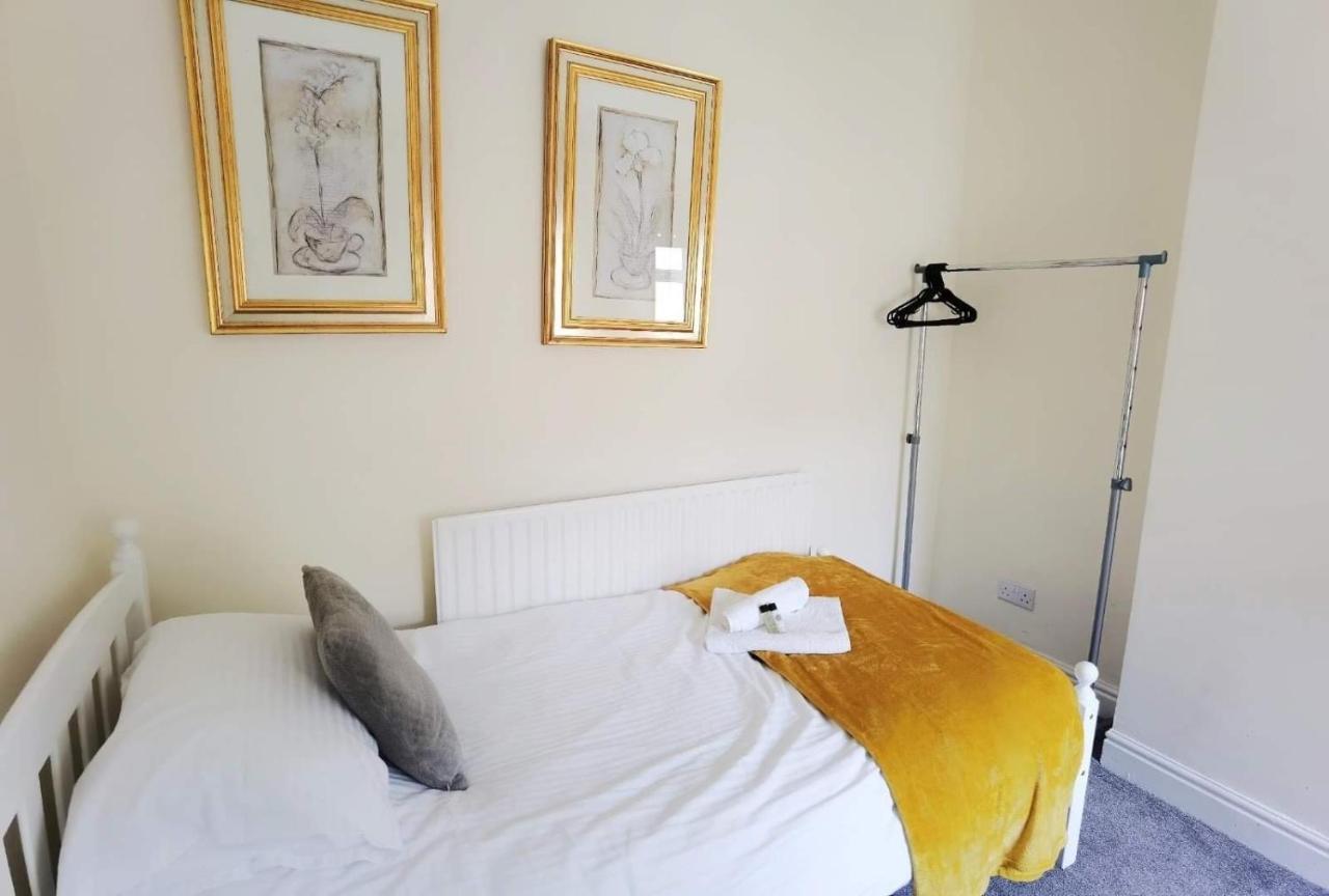 Kenrick Street Great House Available For Guests And Contractors Parking And Wifi Villa Nottingham Bagian luar foto