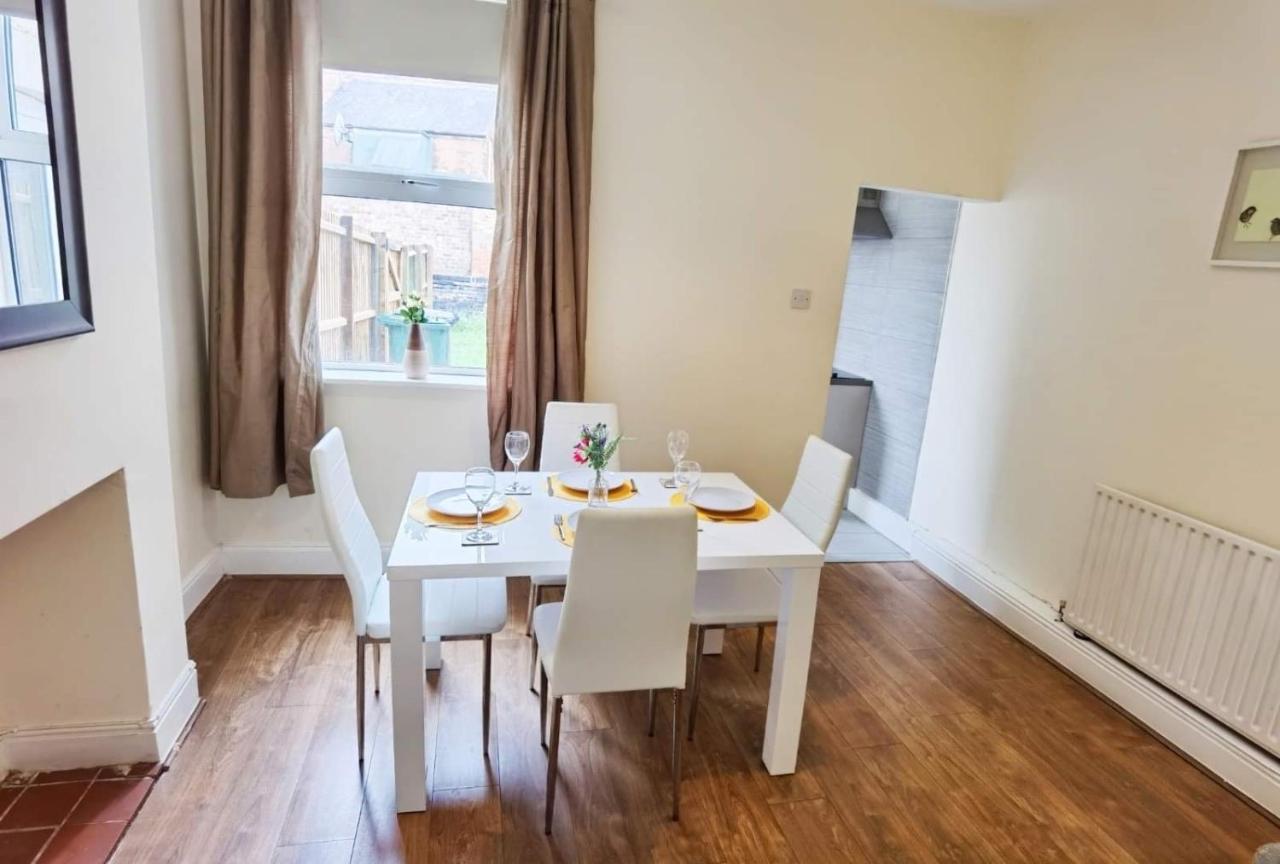 Kenrick Street Great House Available For Guests And Contractors Parking And Wifi Villa Nottingham Bagian luar foto